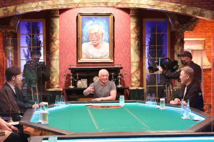 (左から)後藤輝基、松本人志、岩尾望 (C)フジテレビ