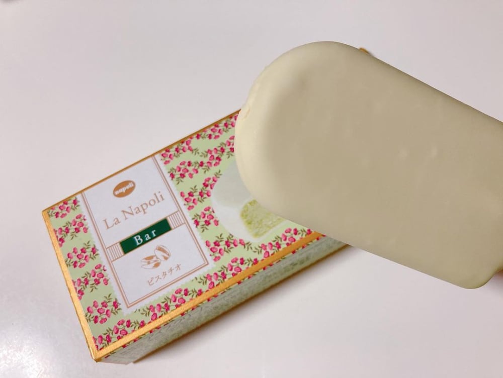 ファミリーマート「LaNapoliBarピスタチオ」