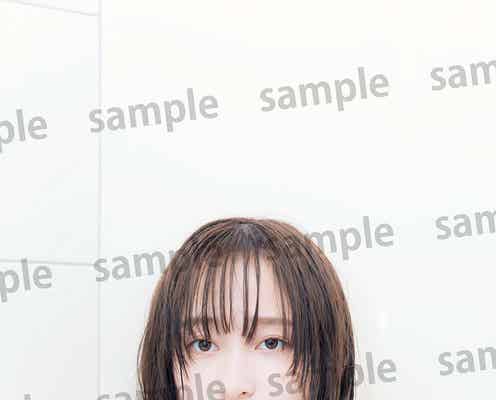 日向坂46影山優佳、ホテルで急遽撮影の濡れ肌輝く水着ショット 1st写真集特典クイズカード第4弾解禁<知らないことだらけ>