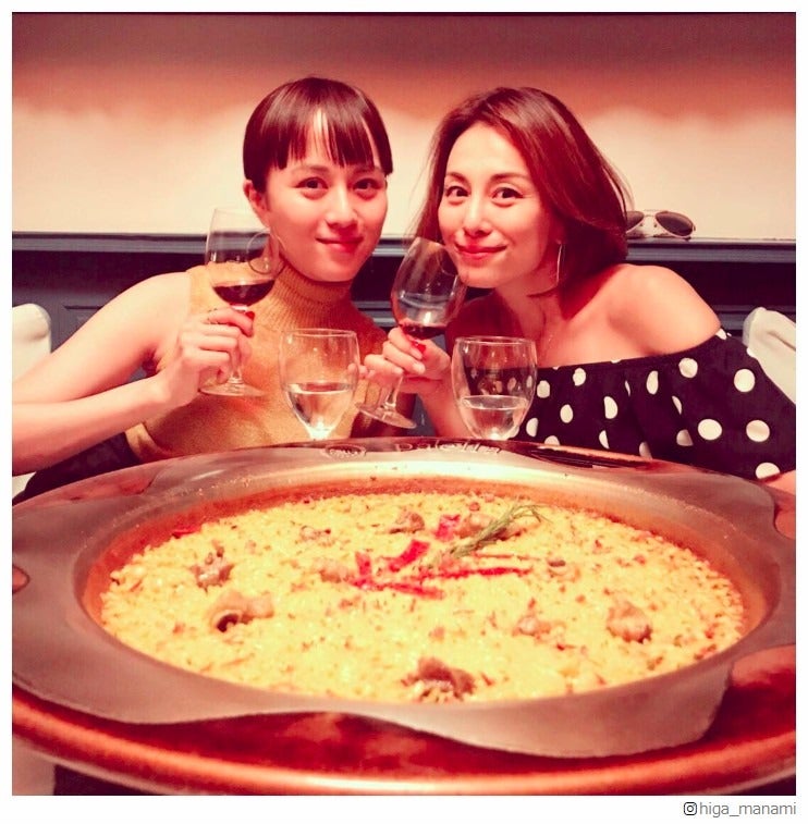 比嘉愛未、スペイン旅は米倉涼子も一緒　2ショットで明かす