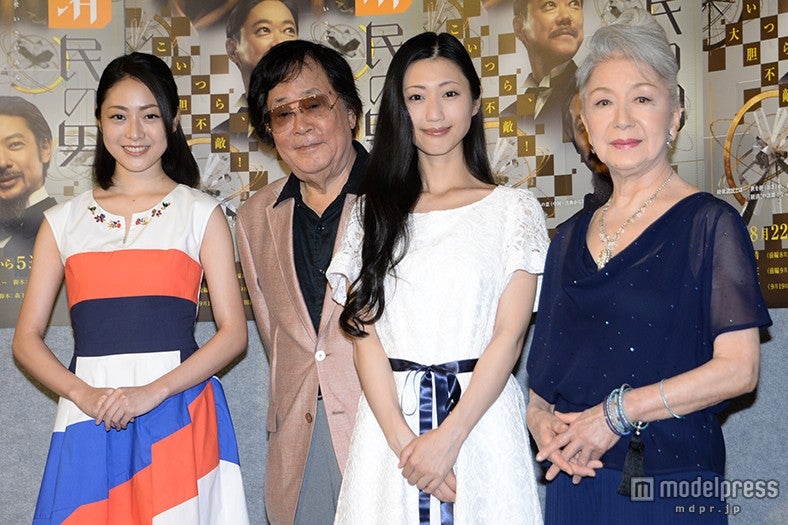 （左から）松浦雅、ジェームズ三木氏、壇蜜、草笛光子