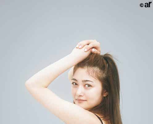 井上咲楽、美しく引き締まった背中大胆披露