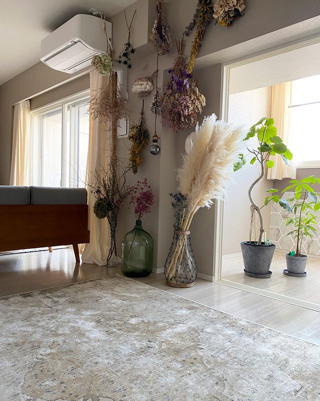 お部屋が映える パンパスグラス の飾り方 インテリアがグッと素敵になるアイデア モデルプレス お部屋が映える パンパスグラス の飾り方 インテリアがグッと素敵になるアイデア モデルプレス