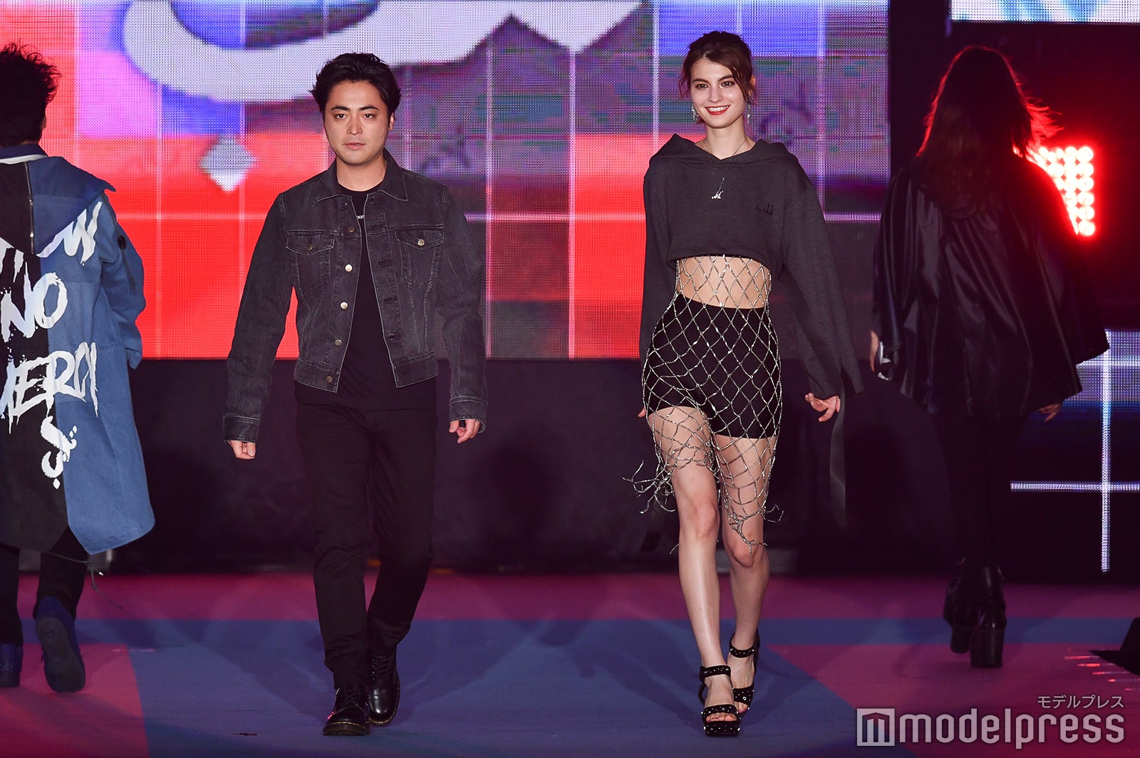 山田孝之、マギー（C）モデルプレス