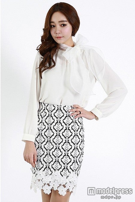 裾レースタイトスカート「coordi」6,458円（税込）