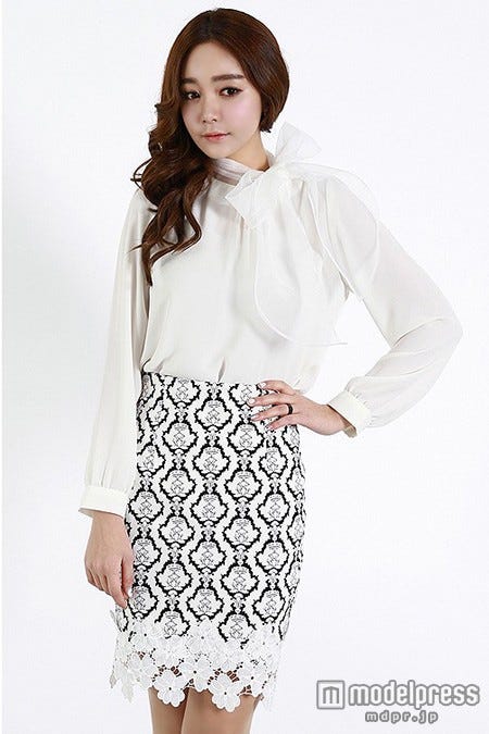 裾レースタイトスカート「coordi」6,458円(税込)