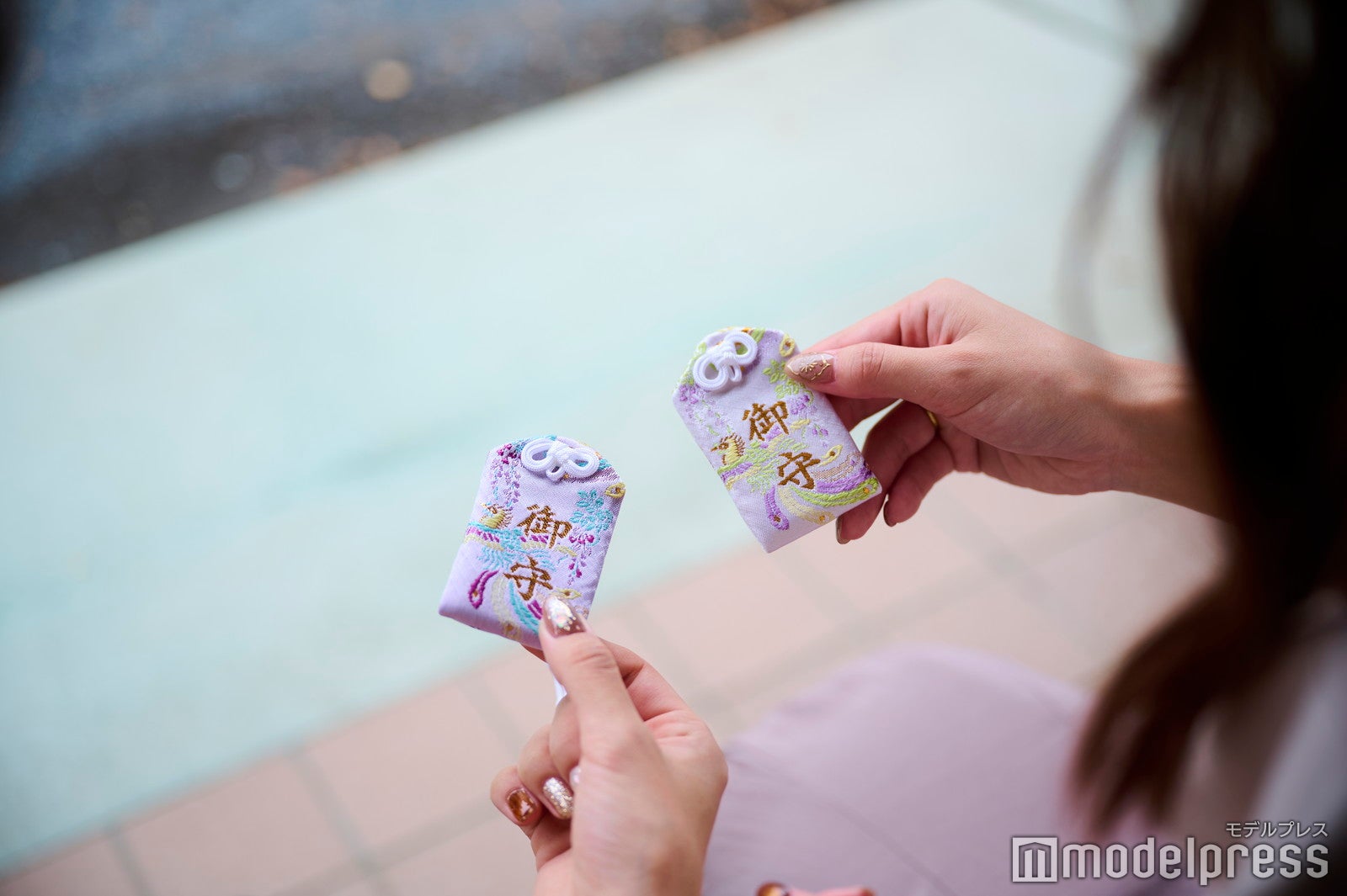 縁結びの名所のお守りもぜひいただきたい（C）モデルプレス