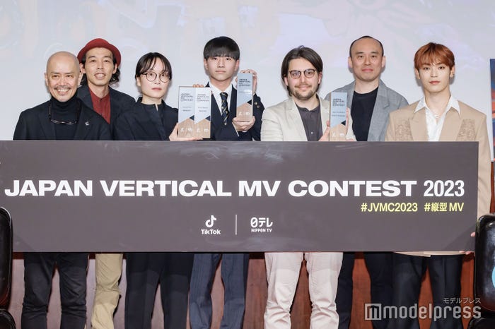 後列:上田慎一郎監督、Raito Teramuraさん、関和亮氏前列:中島信也氏、NAKAOさん、Cedric Rolando - neoyumeさん、與那城奨(C)モデルプレス