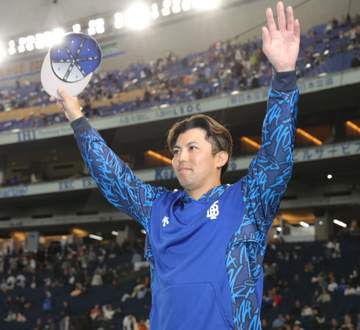 DeNAが競り勝つ 東が7回1失点で今季初勝利 山崎が九回を締める