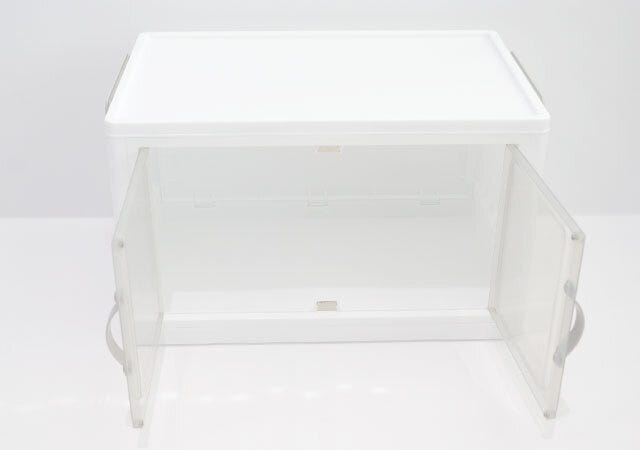 ジョイントできる扉付折りたたみ収納ケース　扉を開いた状態