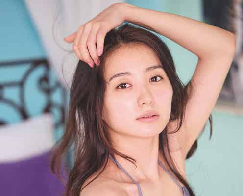 高田里穂、ビキニ姿でスレンダーボディ披露「週プレ」表紙登場