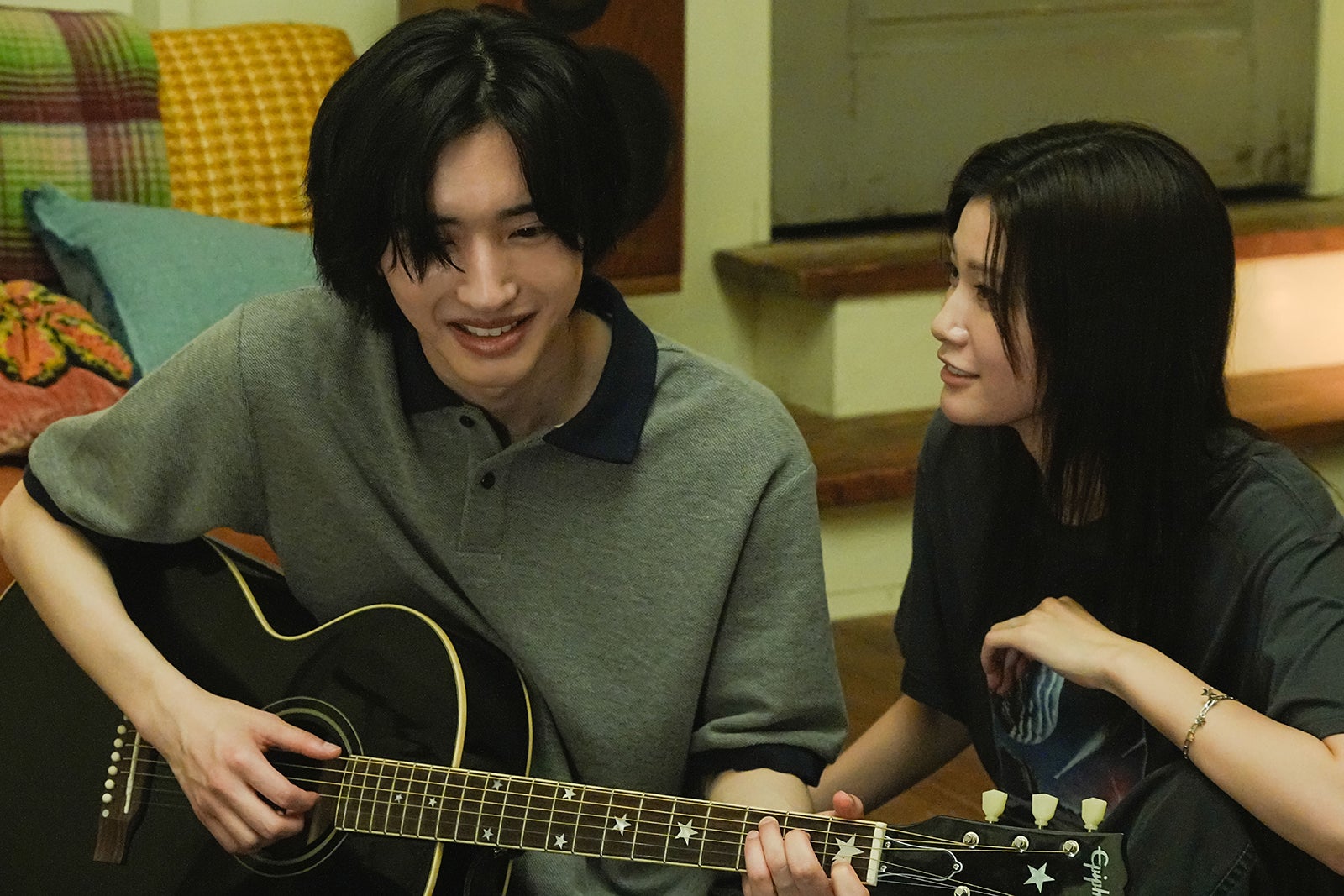 なにわ男子・道枝駿佑＆生見愛瑠が涙「君歌」“10年間の愛の軌跡”切り取った場面写真一挙解禁【君が最後に遺した歌】