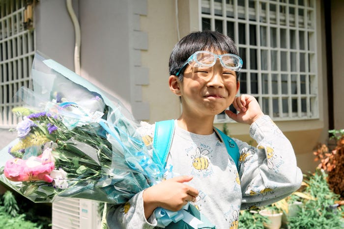 嶋田鉄太「こんばんは、朝山家です。」(C)ABCテレビ