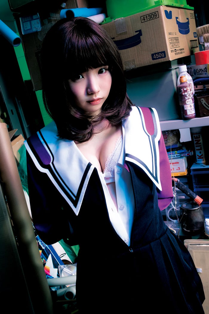 えなこ1stメジャー写真集「えなこcosplayer」(集英社)より(提供写真)