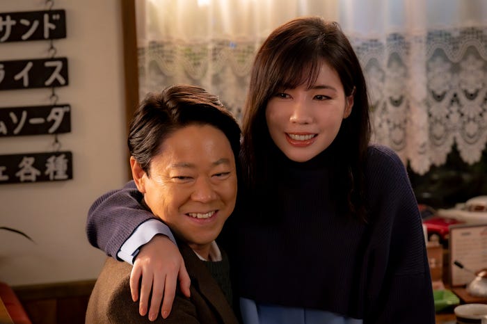 阿部サダヲ、仲里依紗「不適切にもほどがある!」第5話より(C)TBS