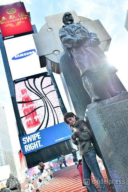 瑛茉ジャスミン／タイムズ・スクエア