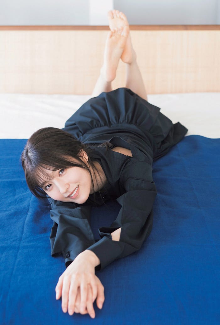 早川聖来/「B.L.T.2022年4月号」セブンネットショッピング特典ポストカード(提供写真)