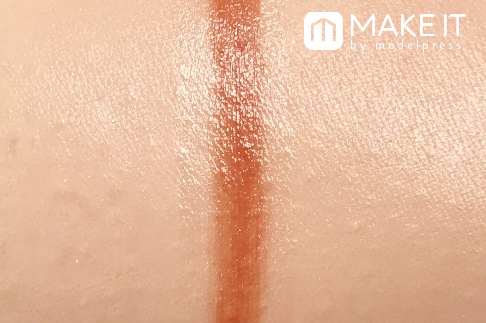 【ヴィセ】「クリスタルデュオ リップスティック」“OR262”使用 (C)メイクイット