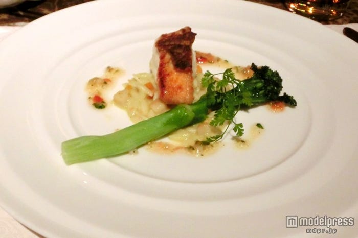 真鯛のインパデッラ スモークホタテ入りのリゾーニを添えて