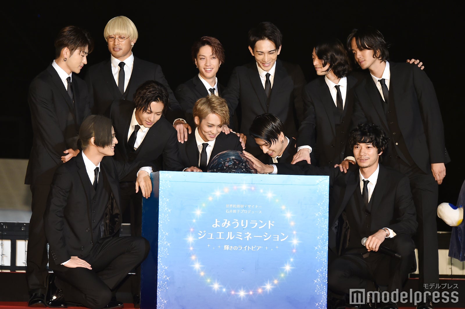 （前列左から）塩野瑛久、川村壱馬、吉野北人、長谷川慎、清原翔（後列左から）佐野玲於、関口メンディー、藤原樹、町田啓太、こだまたいち、遠藤史也（C）モデルプレス