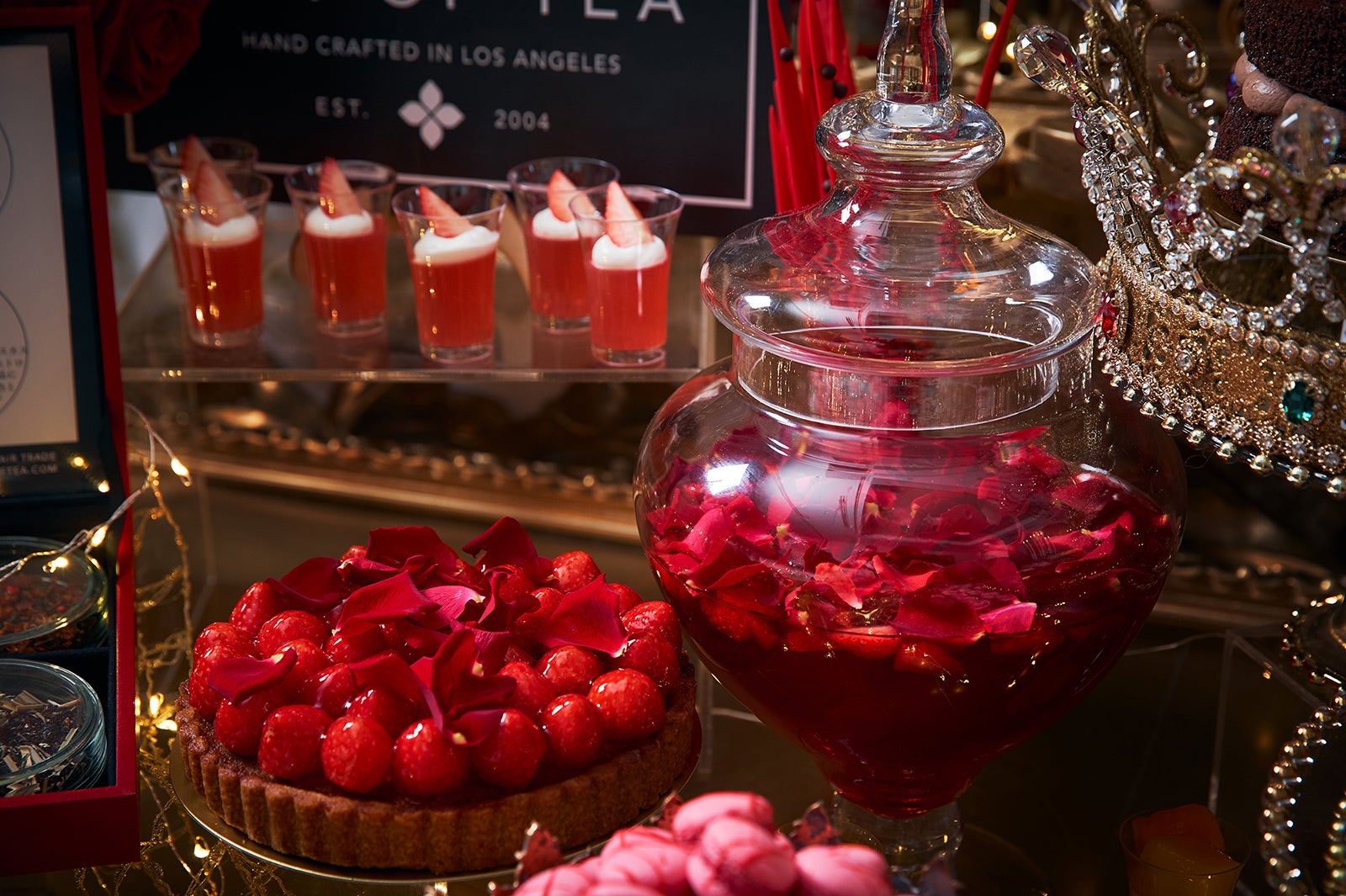 美女と野獣～ストロベリーキャッスルの晩餐会～／画像提供：ホテル インターコンチネンタル 東京ベイ