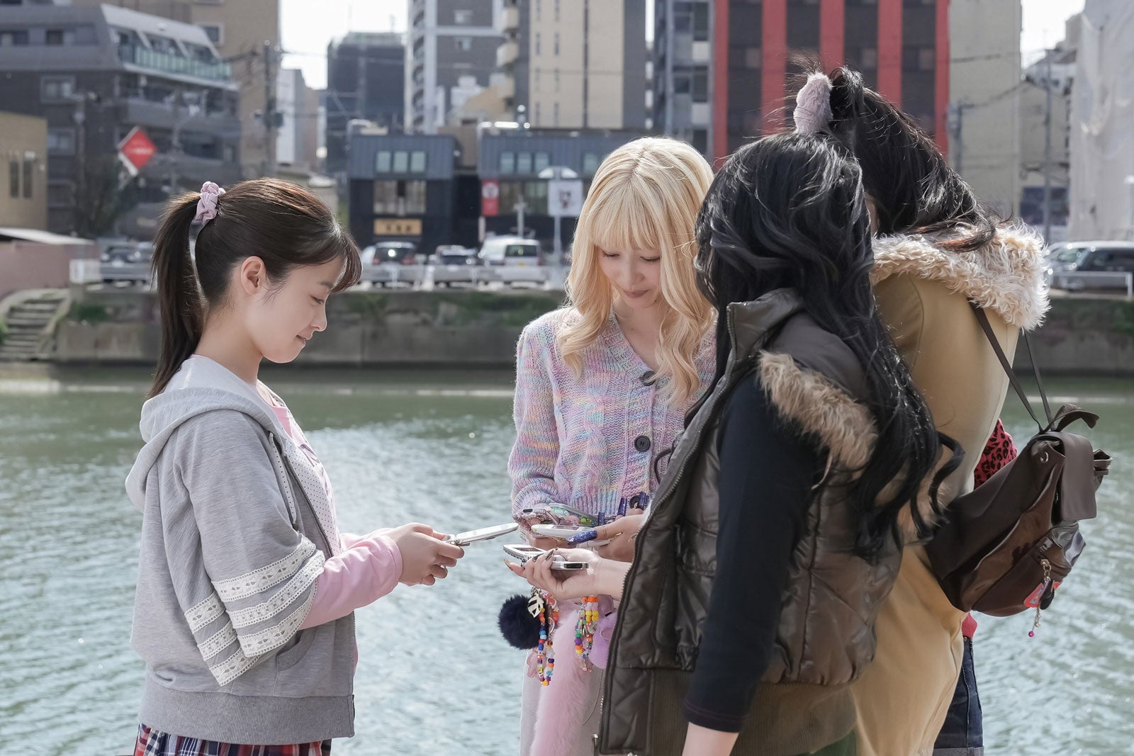 橋本環奈、岡本夏美ら「おむすび」第5話（C）NHK