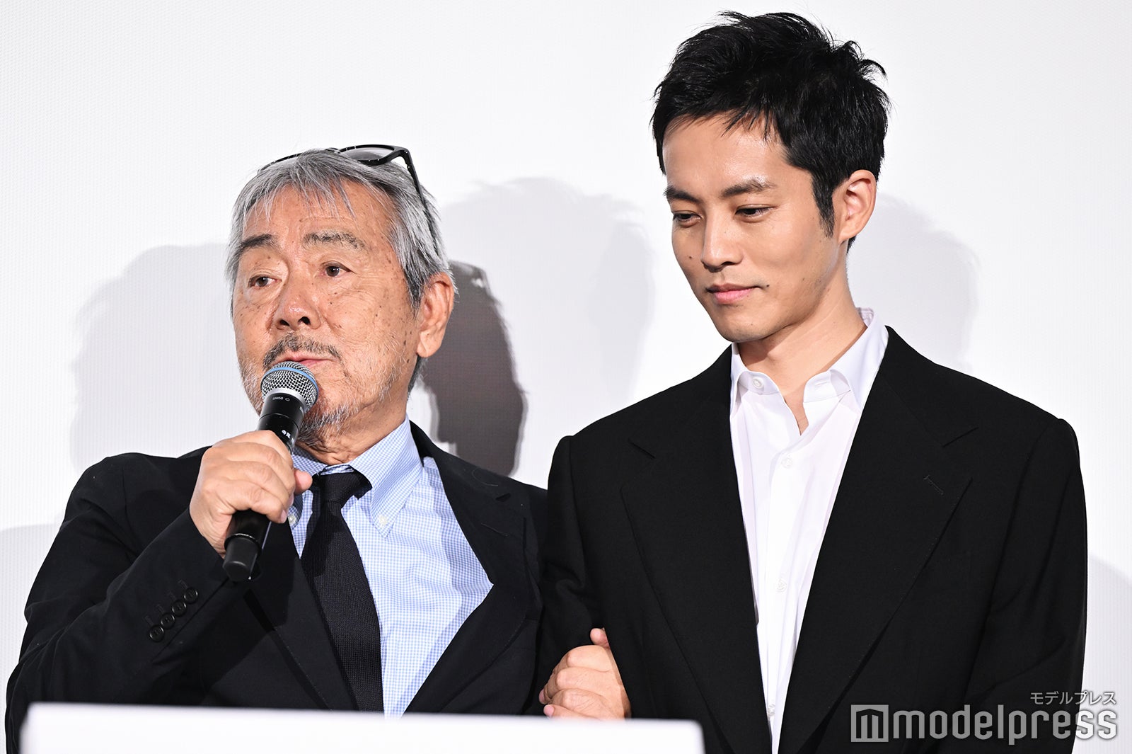 寺尾聰、松坂桃李（C）モデルプレス