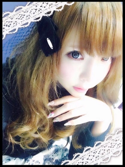 益若つばさ風メイクの咲本弥生/オフィシャルブログより(Ameba)