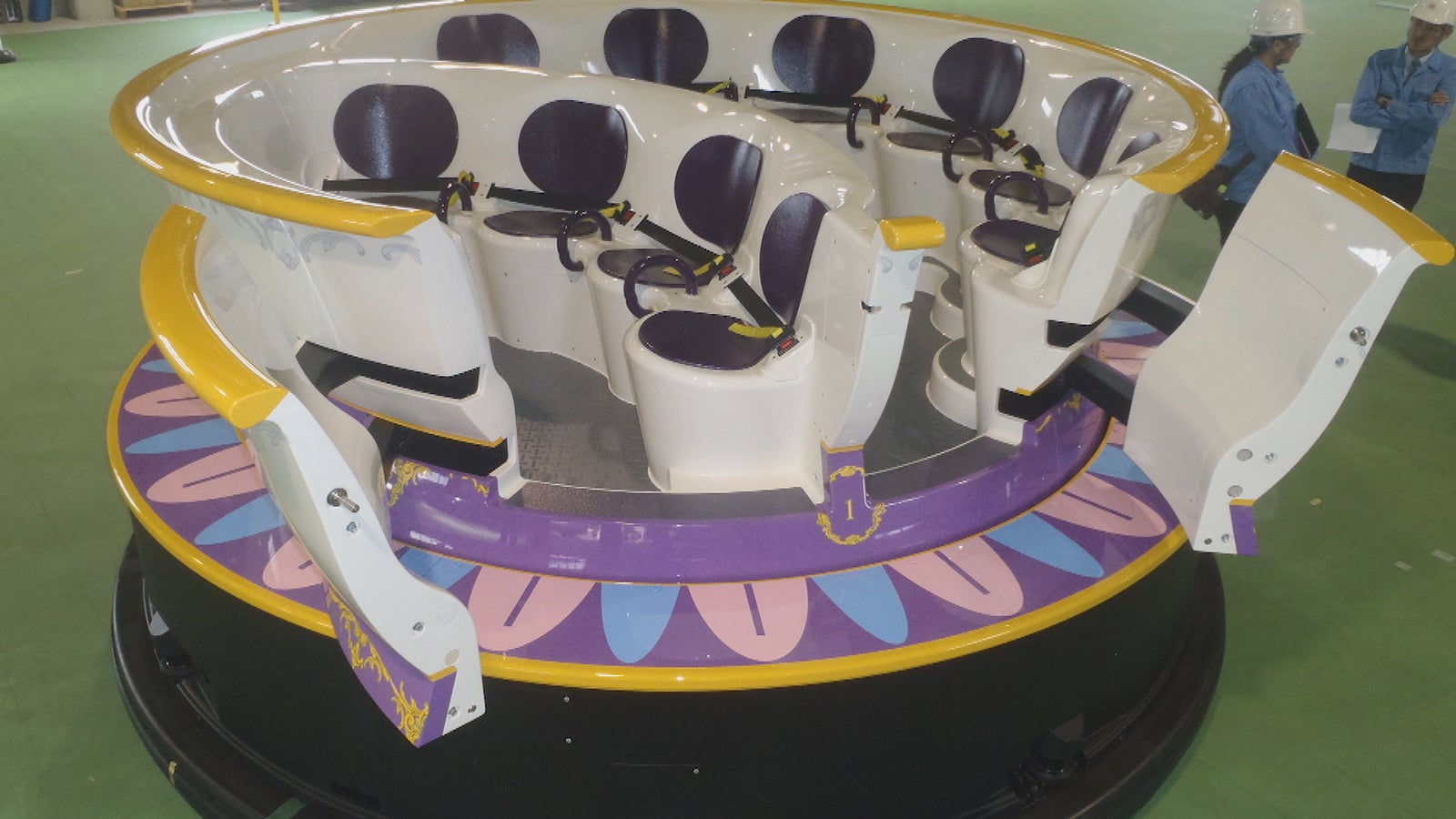 「美女と野獣“魔法のものがたり”」メイキング画像（C）Disney