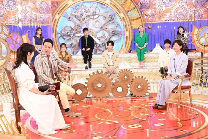 川田裕美、東野幸治、広末涼子(C)日本テレビ