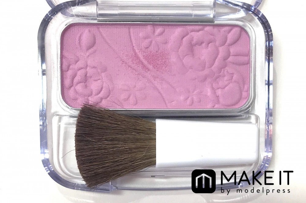 セザンヌ／ナチュラル チークN／14 ラベンダーピンク／360円（税抜） (C)メイクイット