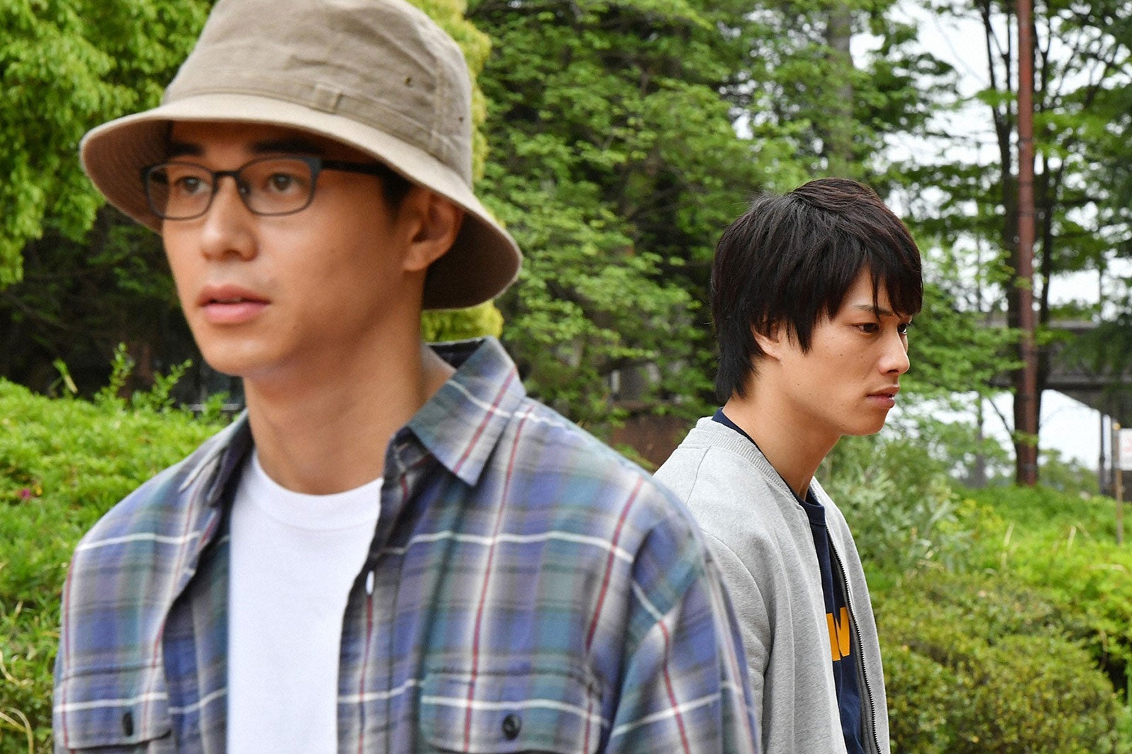 東出昌大、鈴木伸之／「あなたのことはそれほど」第5話より（画像提供：TBS）