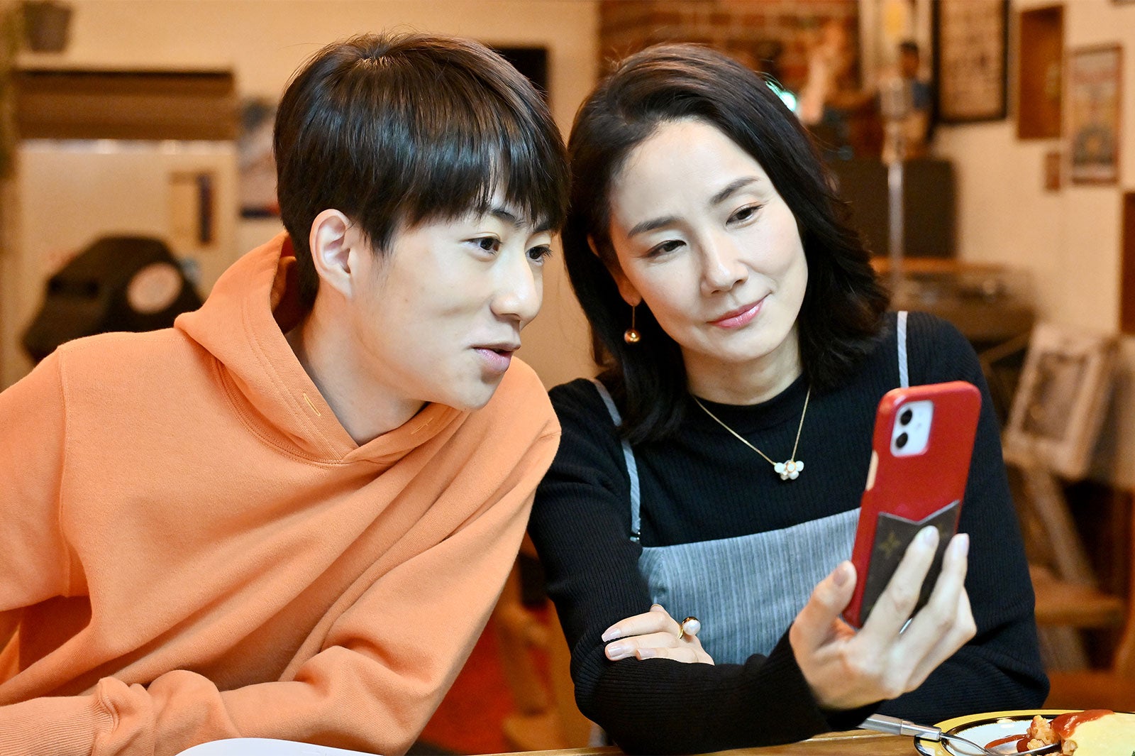 坂元愛登、吉田羊（C）「不適切にもほどがある！」最終話より