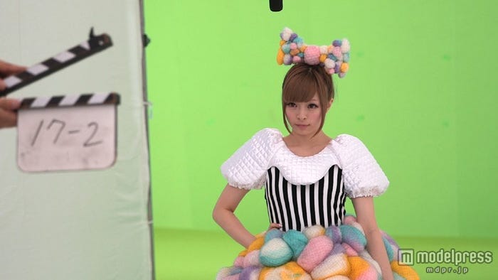 きゃりーぱみゅぱみゅ/新CM「すんごいオーラ」メイキング