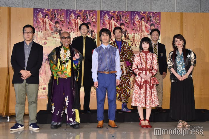 (前列左から)上田誠氏、竹中直人、中村壱太郎、久保史緒里、鈴木砂羽(後列左から)白石隼也、玉置玲央、尾上寛之 (C)モデルプレス