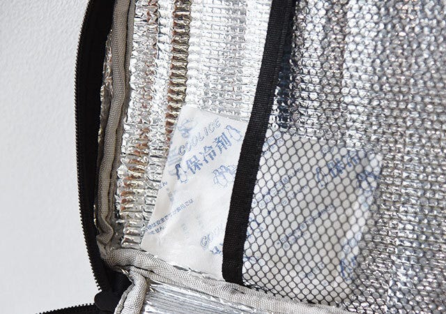 Marmot 保冷バッグ ムック本 付録 ムック本 付録 人気 おすすめ オススメ 宝島社 宝島 レビュー 開封レビュー 開封 便利 優秀 当たり 最高 傑作 Marmot マーモット 保冷バッグ 黒 ブラック ポケット 保冷剤