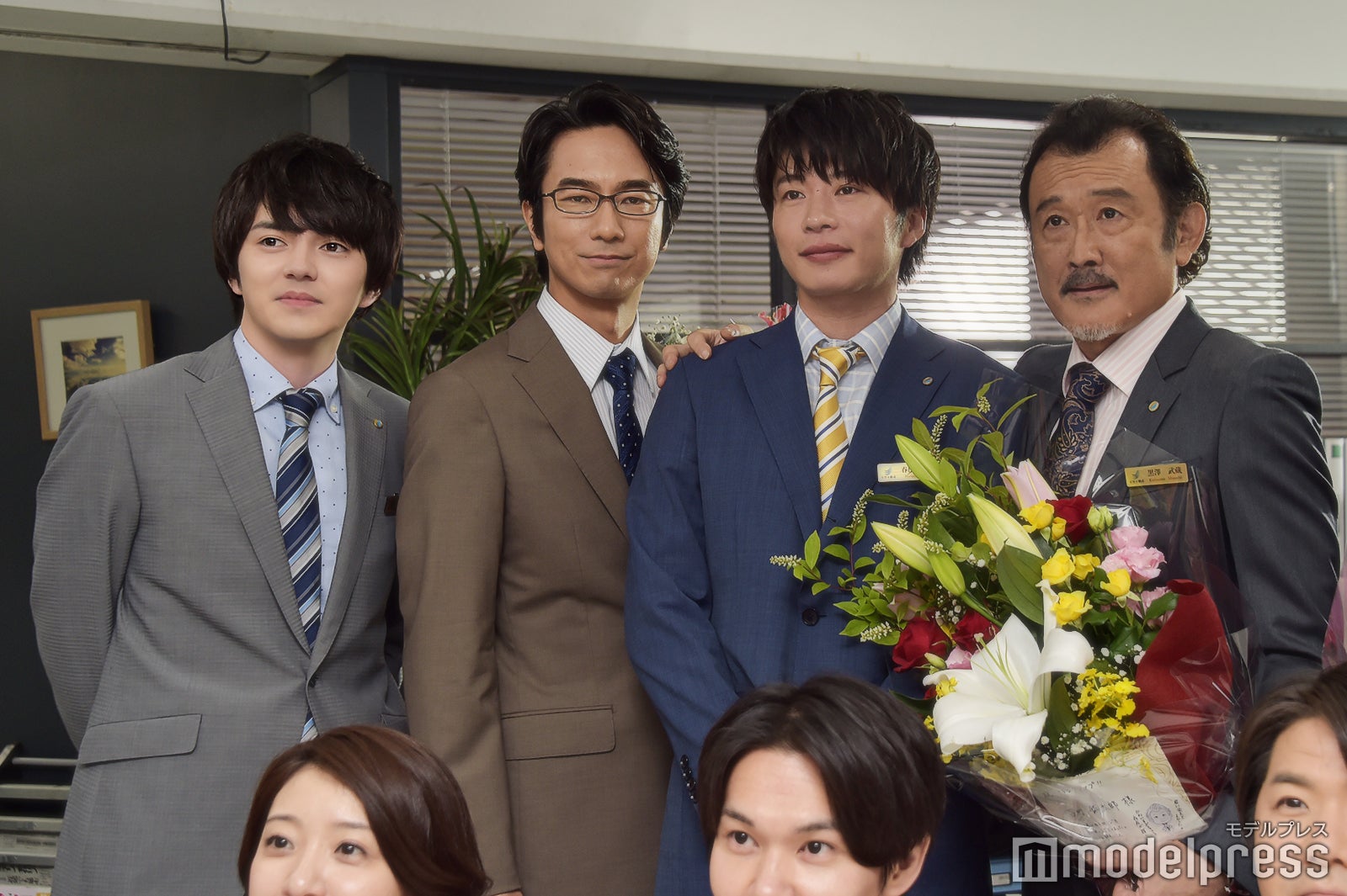 「天空不動産」クランクアップ後の記念撮影（C）モデルプレス