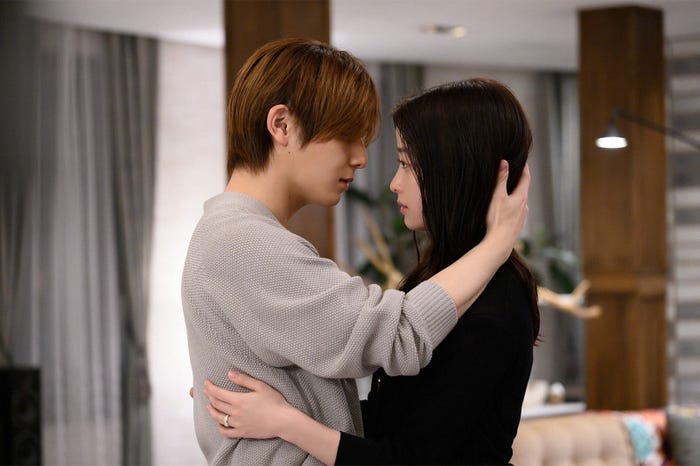 山田涼介、橋本環奈「王様に捧ぐ薬指」第7話より(C)TBS