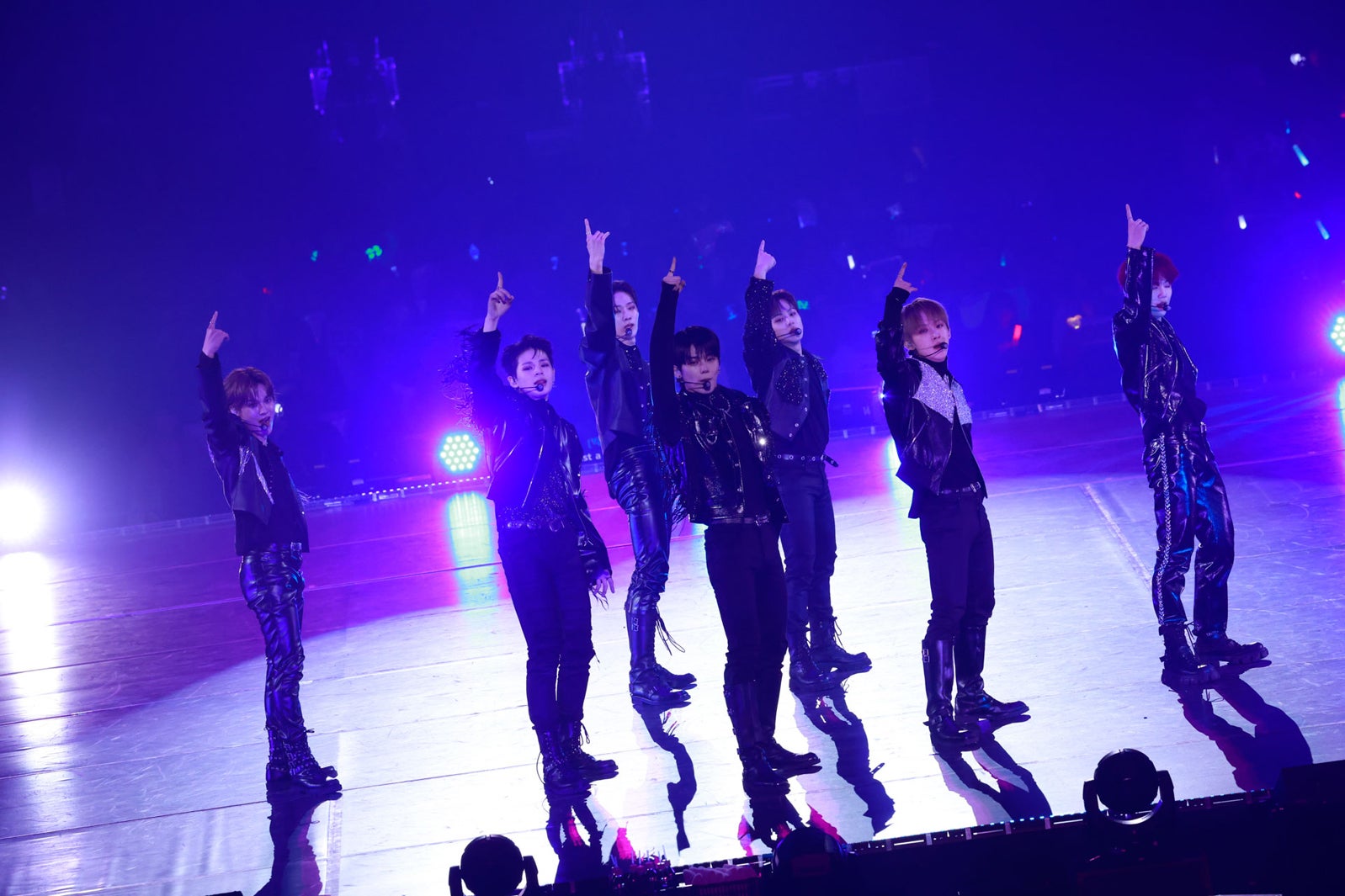 「ボイプラ」出身EVNNE、日本で初の合同ライブ参加 黄色い歓声止まず＜Kstyle PARTY＞