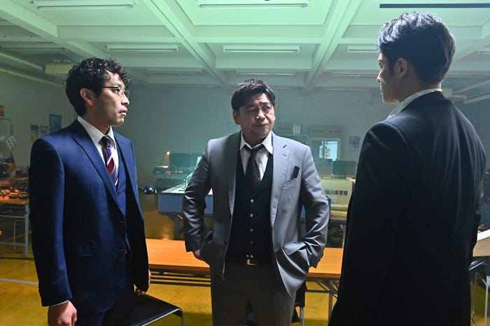 迫田孝也、富澤たけし、玉木宏/「マイファミリー」より(C)TBS