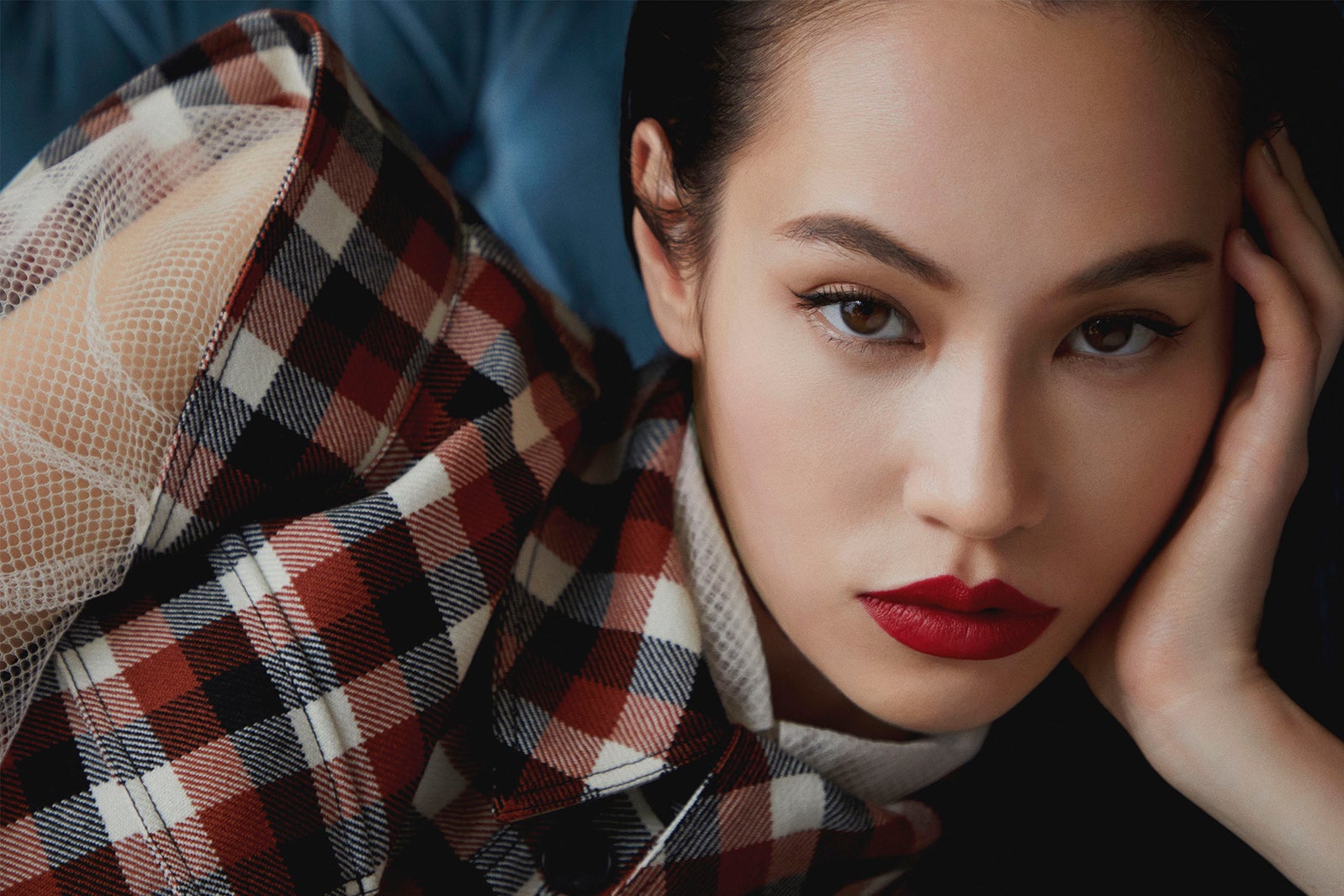 水原希子／シャンゼリゼ ルック（提供写真）