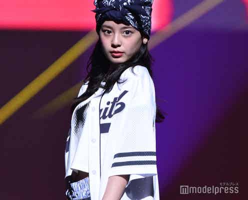 「今日好き」小國舞羽、ハーフパンツからスラリ美脚 バンダナ姿に視線集中【TGC香川2025】