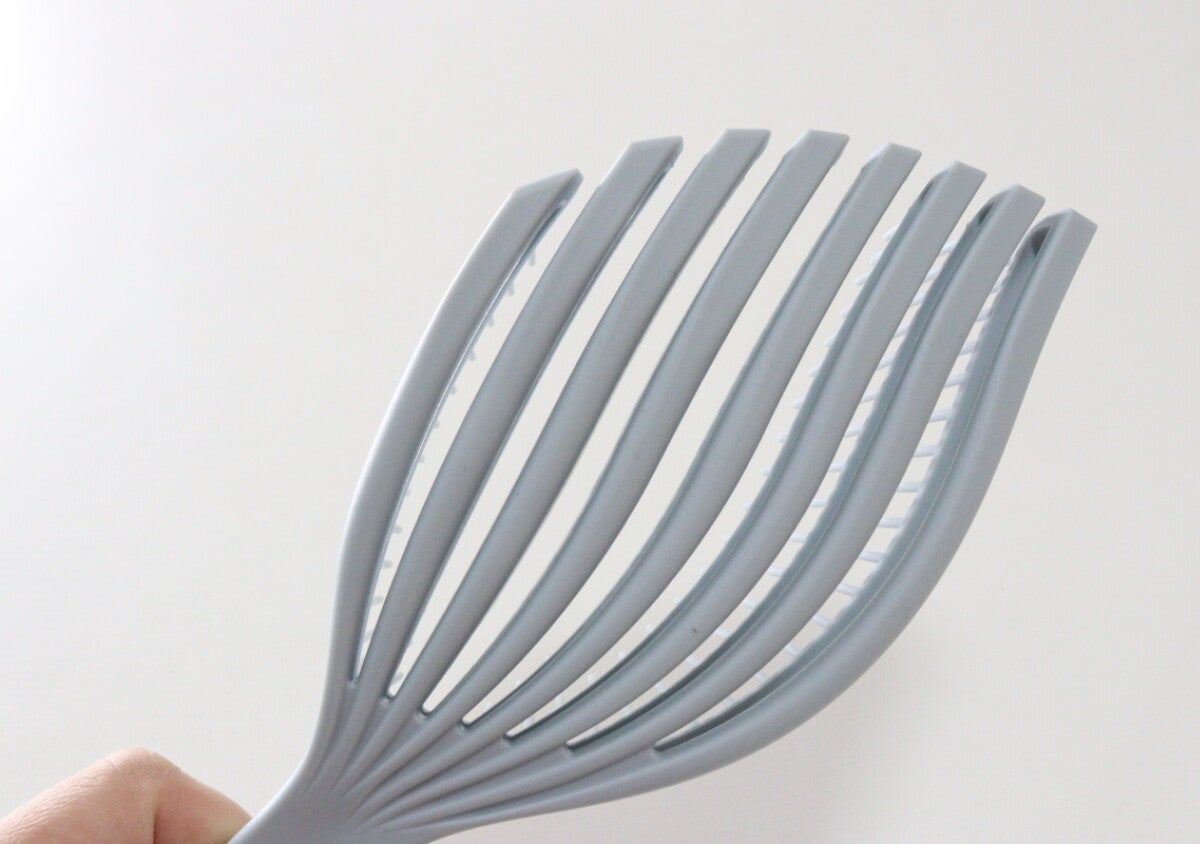 セリアのブラシのほうがフィット感が優秀！「おまけに乾かしやすい！」「お手入れが楽！」