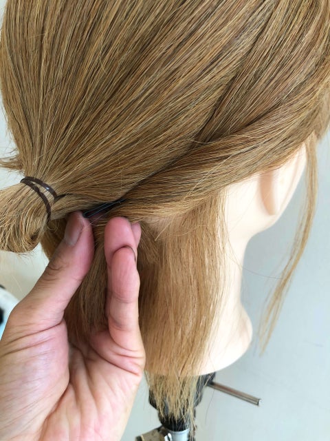 画像4 7 ショートボブでもお団子できます ねじってとめれば崩れない 超カンタンお団子ヘアアレンジ モデルプレス