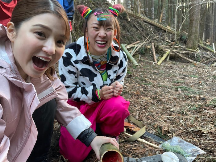 川島海荷、フワちゃん(C)TBS