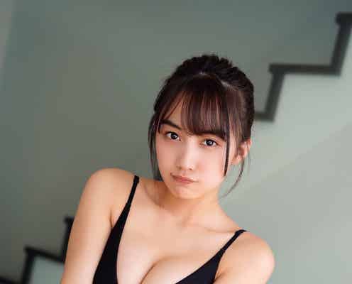 “ハタチの高校5年生”黒木ひかり、ふんわりバストにうっとり 憧れの大学生グラビアに