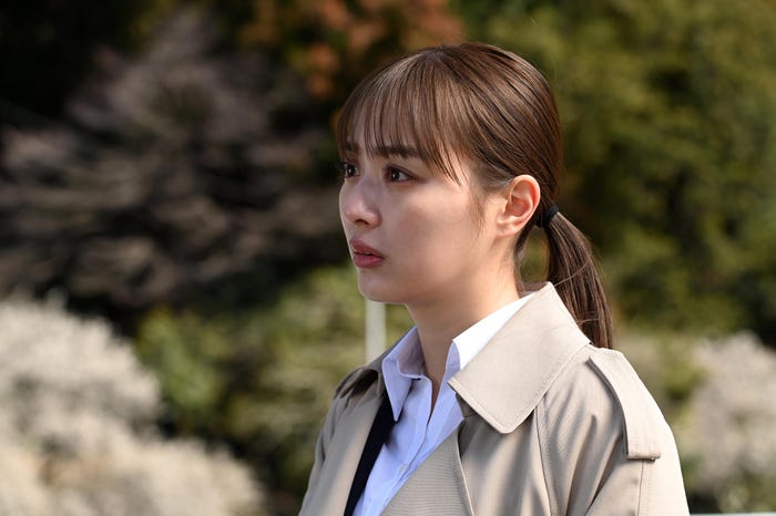 内田理央「ダブルチート 偽りの警官 Season1」第3話より(C)テレビ東京 WOWOW