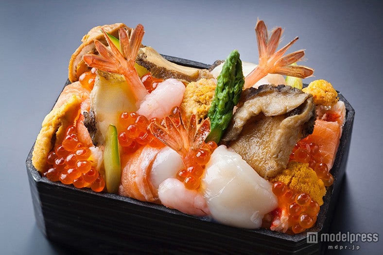 蝦夷あわび海鮮ちらし弁当