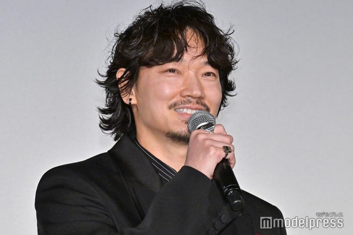 綾野剛(C)モデルプレス