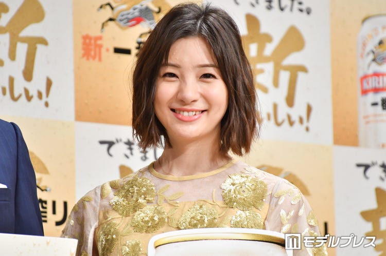 画像1 2 足立梨花 ウェディングドレス姿で微笑み 可愛い 天使 の声続出 モデルプレス